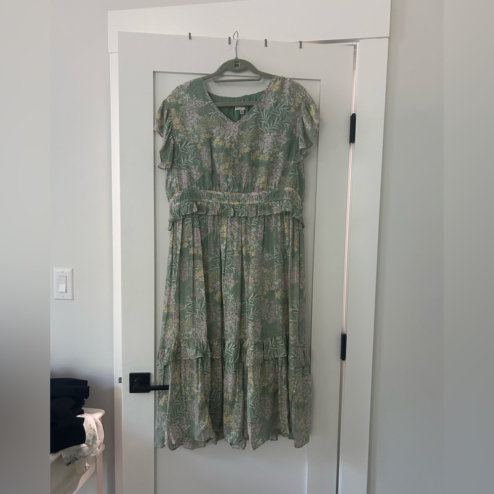 Wonderly Green Floral Midi Dress